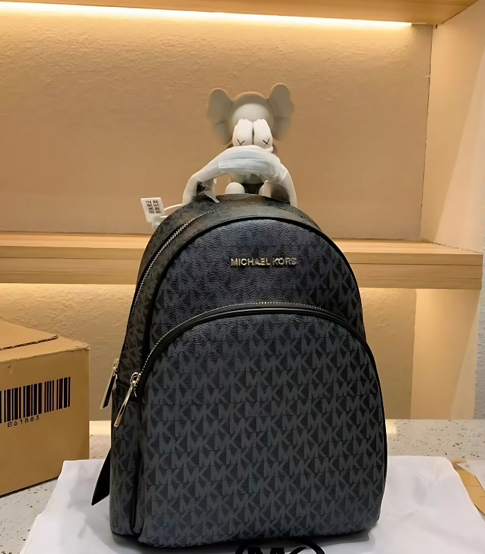 thebaghouse Rhea Zip Medium Logo Backpack - Image 3