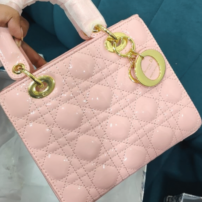 Medium size handbag with long belt patent article - Image 2