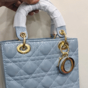 Medium size handbag with long belt patent article - Image 3