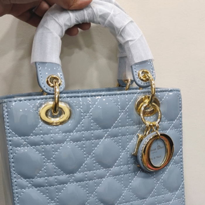 Medium size handbag with long belt patent article - Image 3